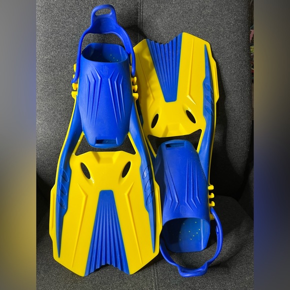 Body Glove Scuba Fins Kids US 5-8 - Picture 1 of 10